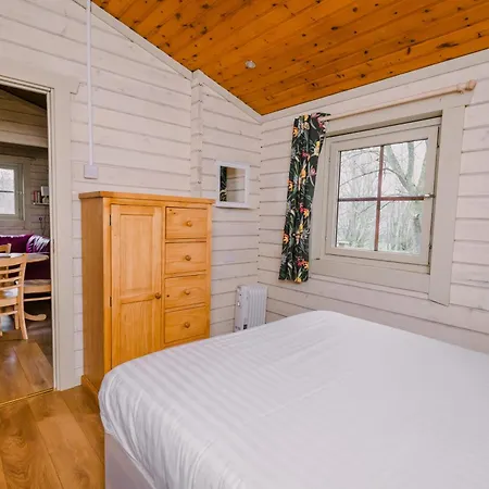 The Jonas Centre Lodge