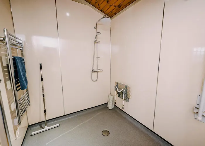 אכסניה The Jonas Centre *