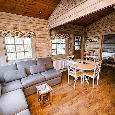 The Jonas Centre Lodge *