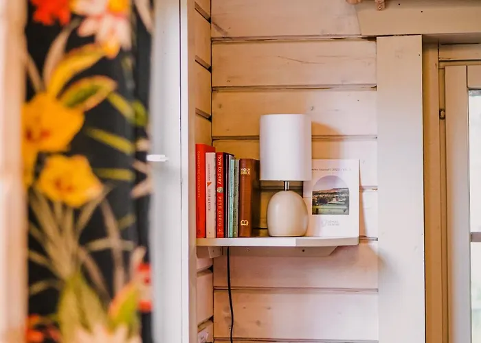 Lodge The Jonas Centre *