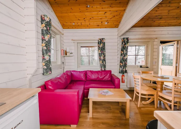 Lodge The Jonas Centre *