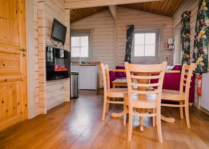 Lodge The Jonas Centre *