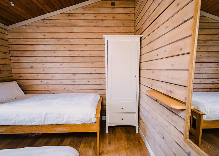 Lodge The Jonas Centre